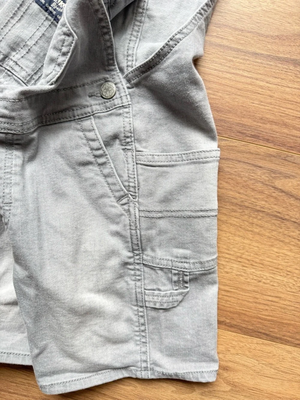 OshKosh B'gosh Boys Light Gray Denim Short Talls Overalls Size 4T - Picture 5 of 13